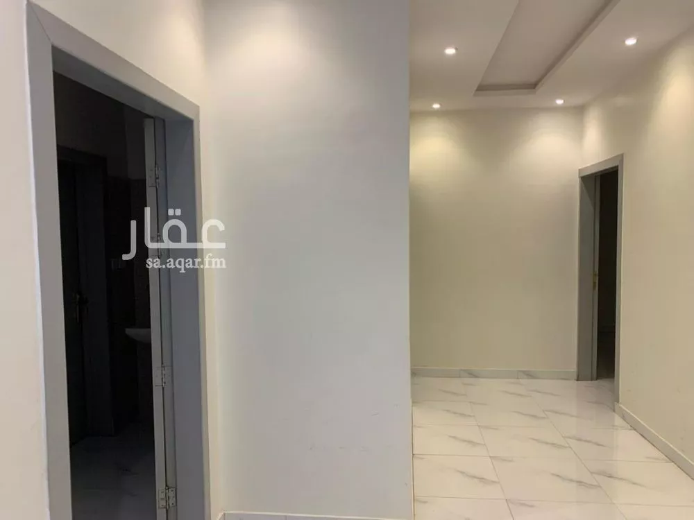 فيلا 8 غرف في القادسية 3