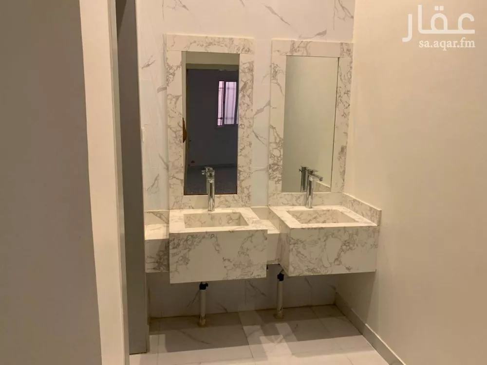 فيلا 8 غرف في القادسية 6