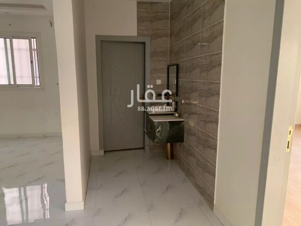 فيلا 8 غرف في القادسية 9