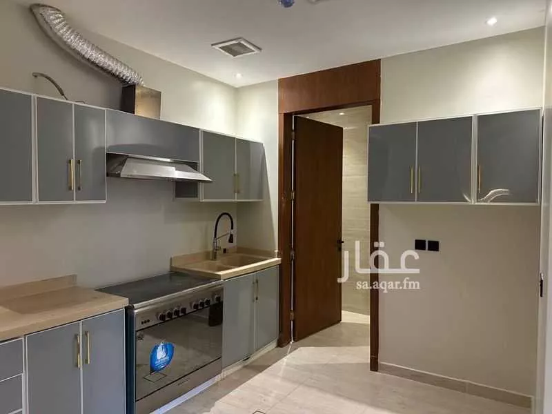 شقة 4 غرف في الملقا 4