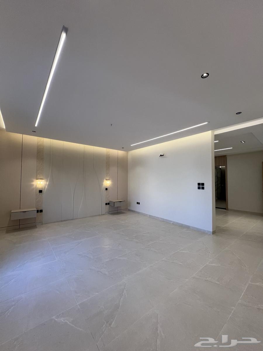 8 bedroom villa in King Fahd 8