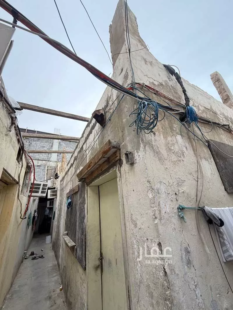 10 bedroom apartment in Al Thuqbah 5