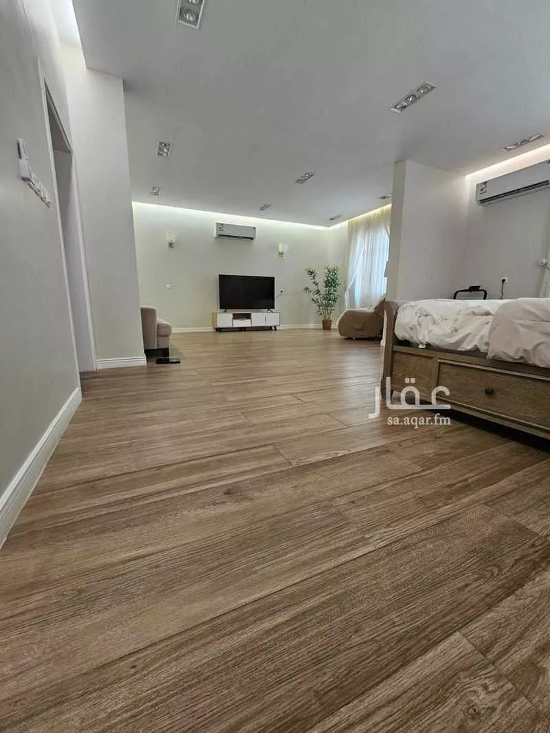 فيلا 9 غرف في الروابي 2