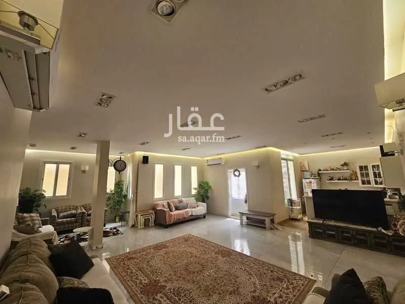 فيلا 9 غرف في الروابي 8