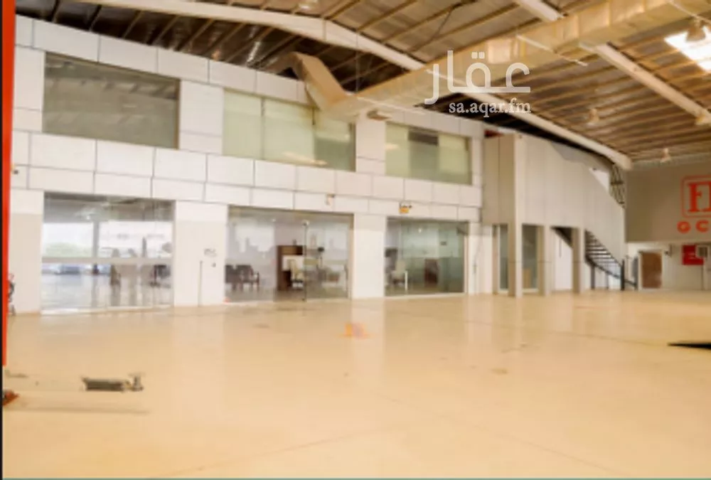 محل 2040 م² في المنار 3