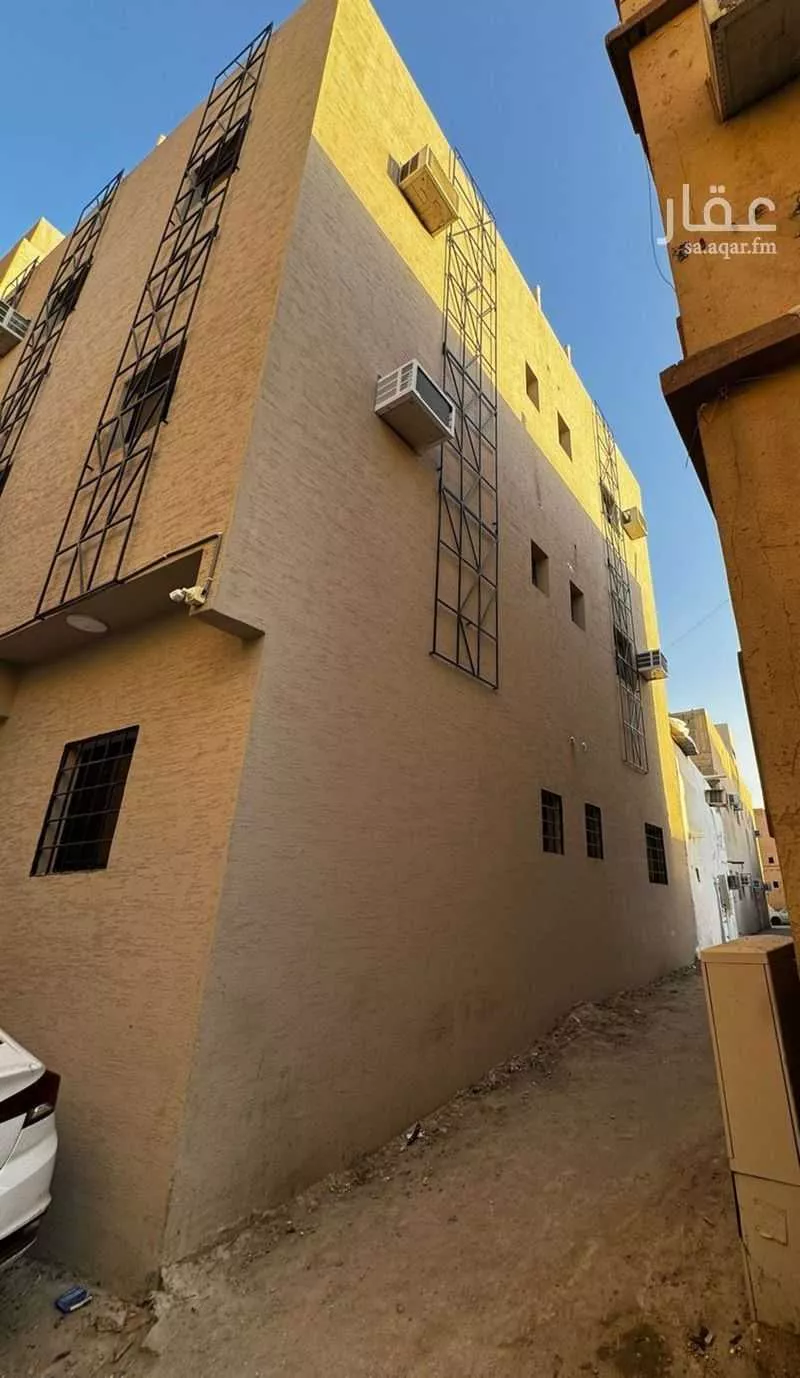 366 sqm building in Al Shamisy 4