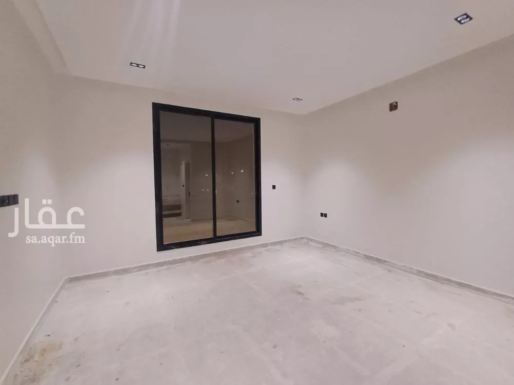 فيلا 6 غرف في الخليج 12