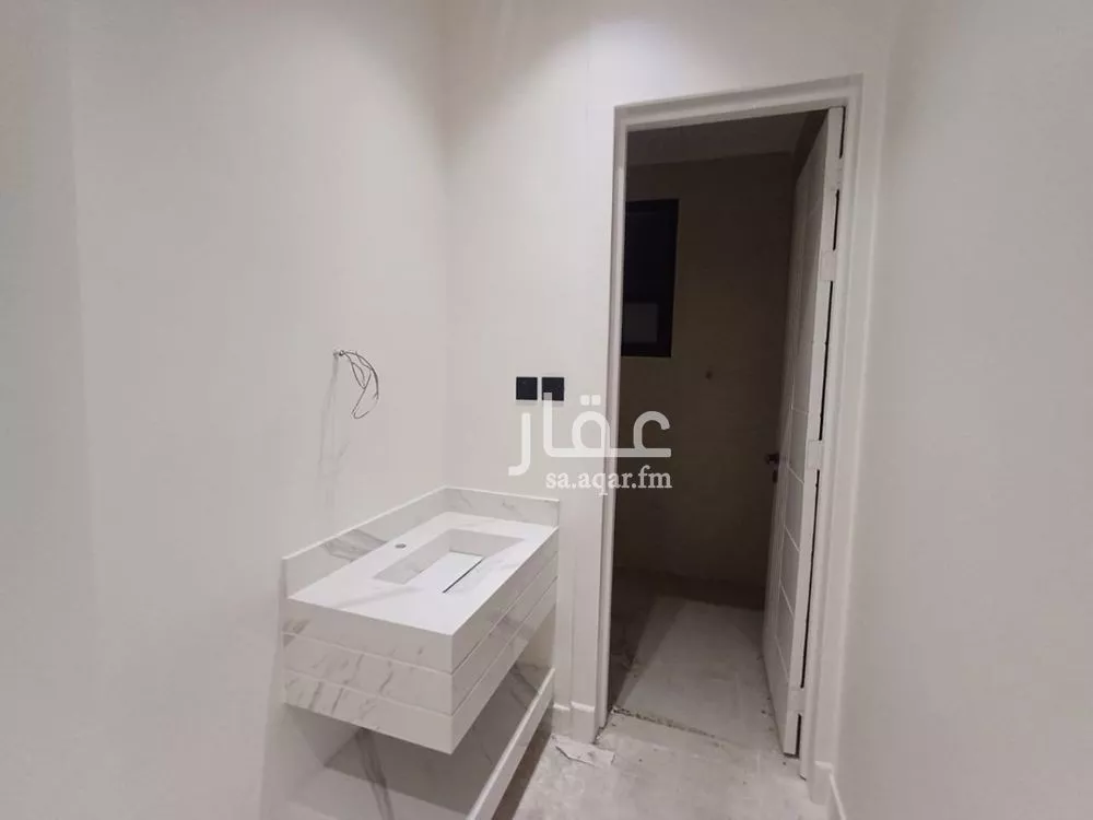 فيلا 6 غرف في الخليج 15