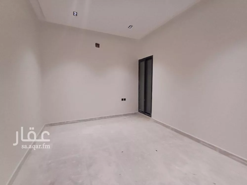 فيلا 6 غرف في الخليج 3