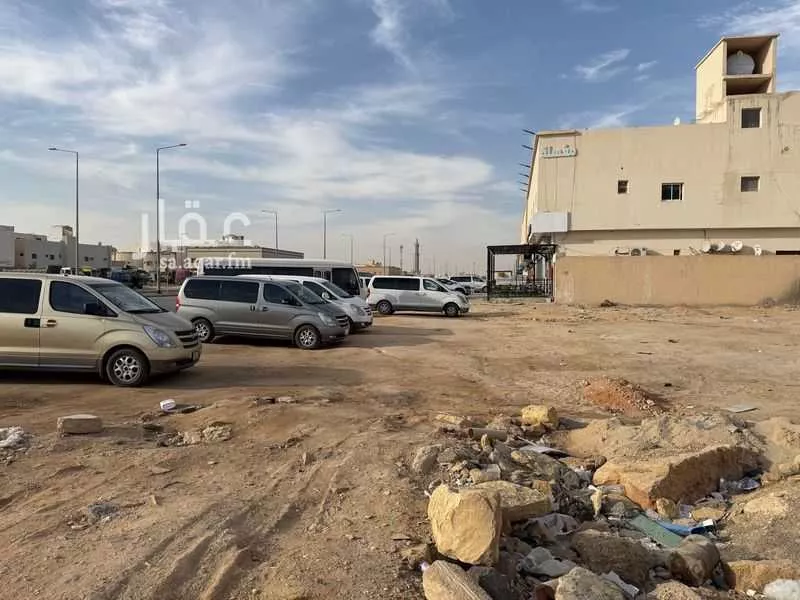 أرض 900 م² في طويق 3