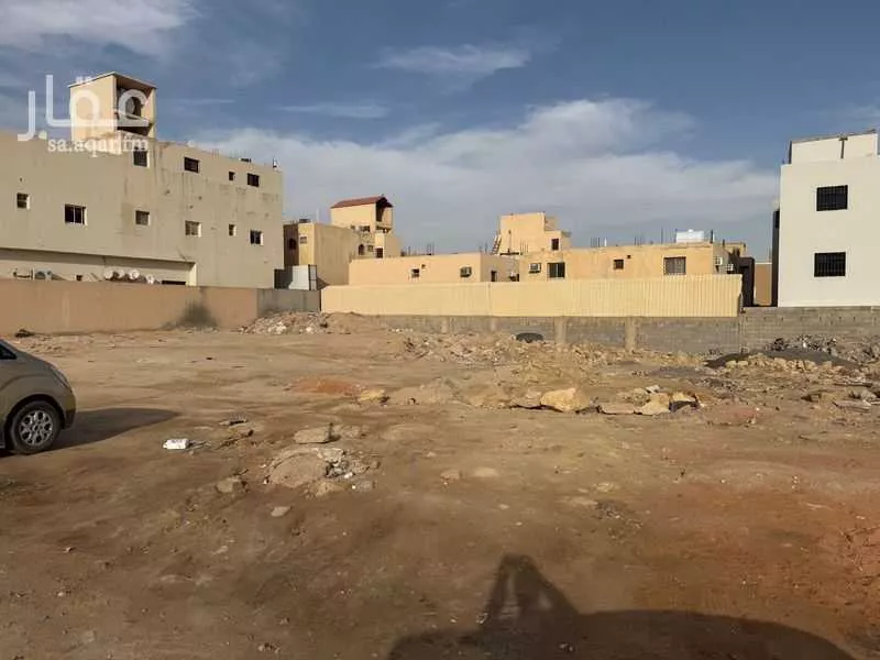 أرض 900 م² في طويق 4