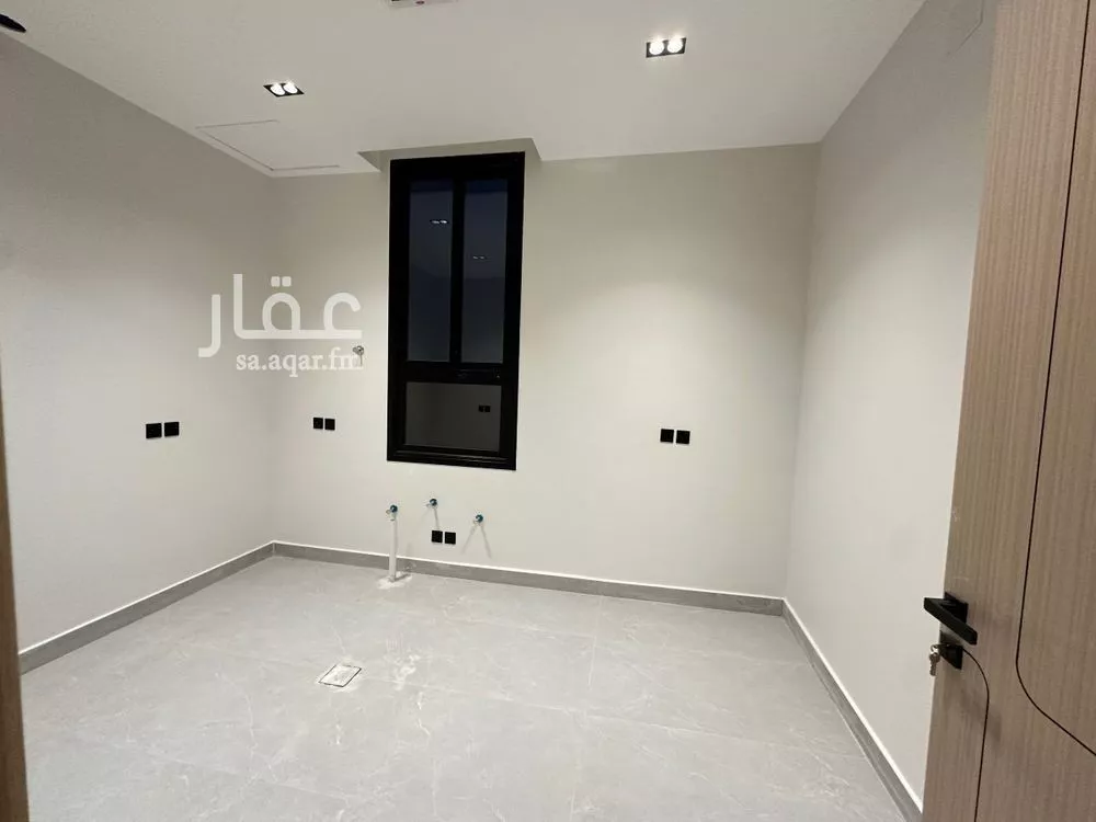 فيلا 5 غرف في الملك فيصل 4