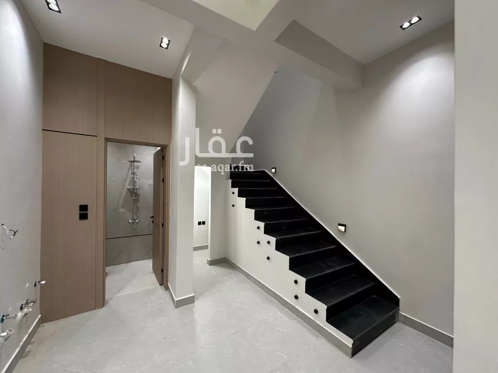 فيلا 5 غرف في الملك فيصل 5