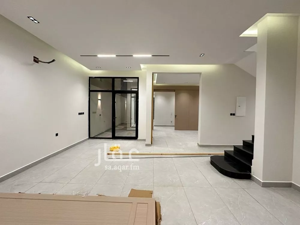 5 bedroom villa in King Faisal 11