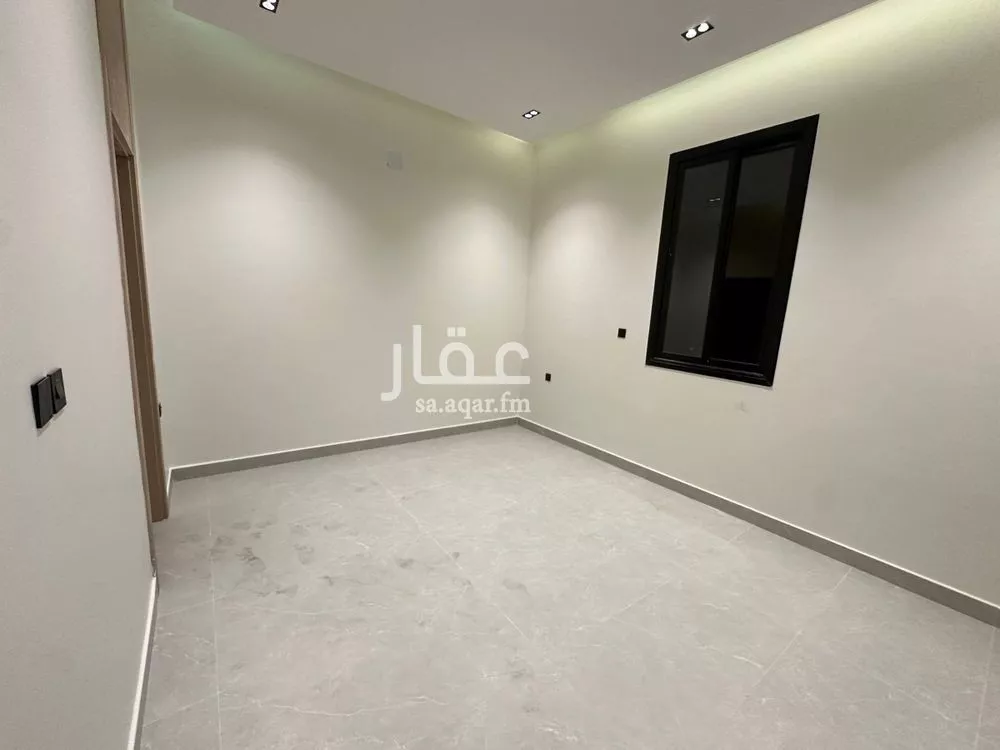5 bedroom villa in King Faisal 12