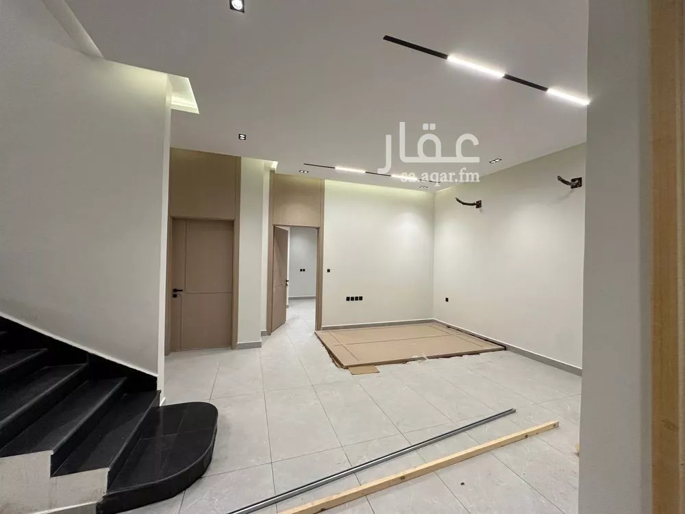 5 bedroom villa in King Faisal 3