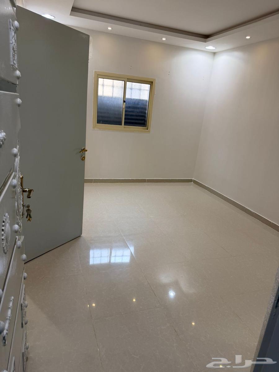 شقة 3 غرف في طويق 10