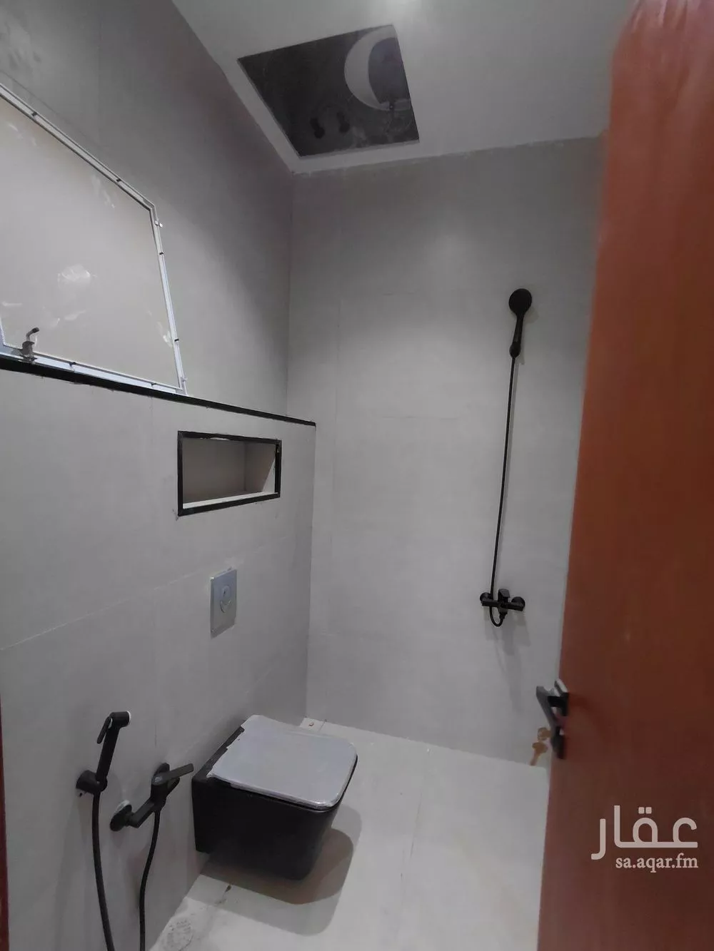 5 bedroom villa in Al Janadriyah 11