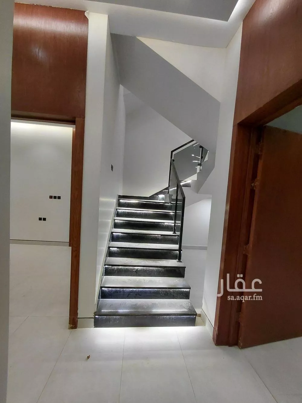 5 bedroom villa in Al Janadriyah 14
