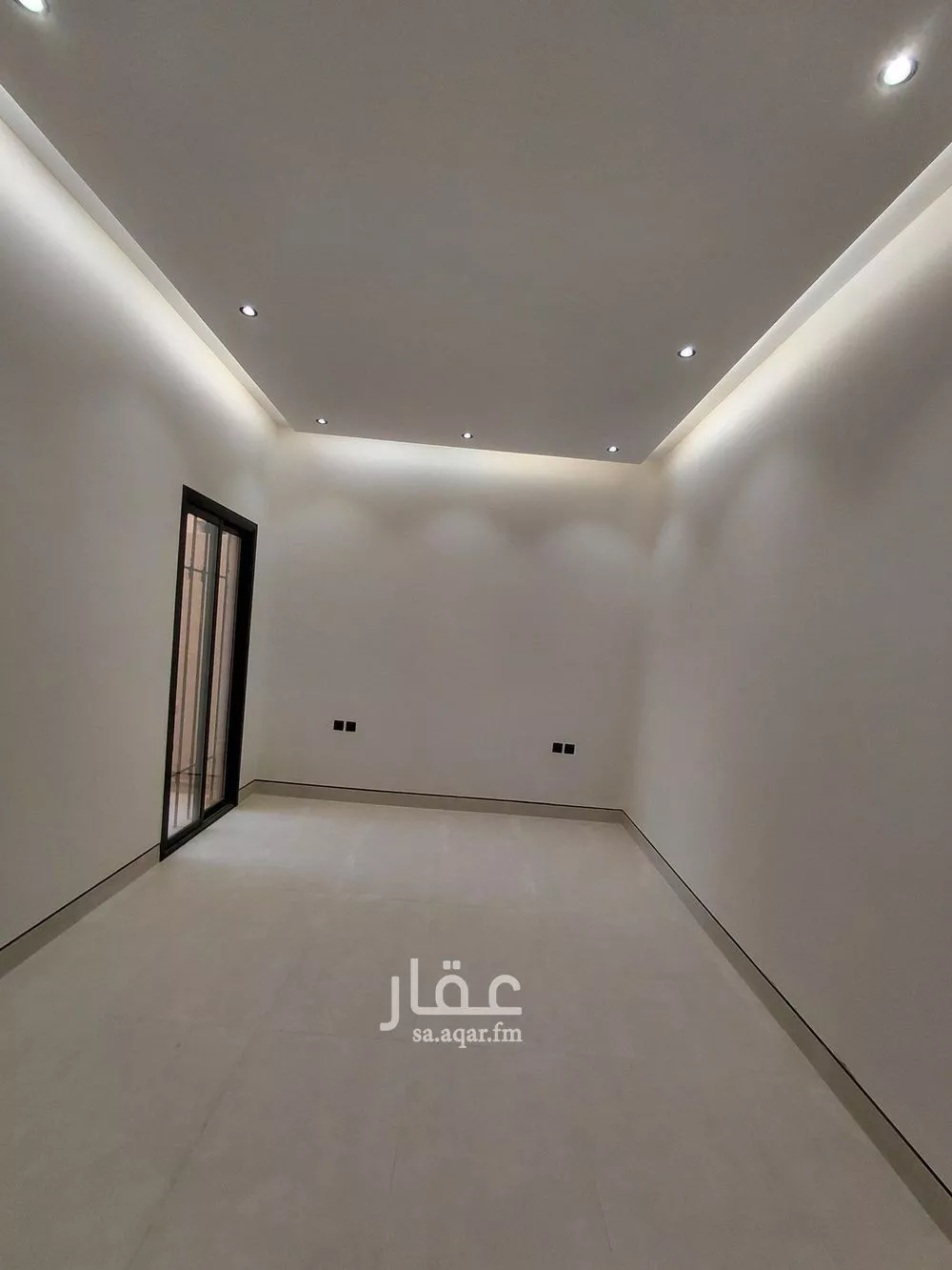 5 bedroom villa in Al Janadriyah 19