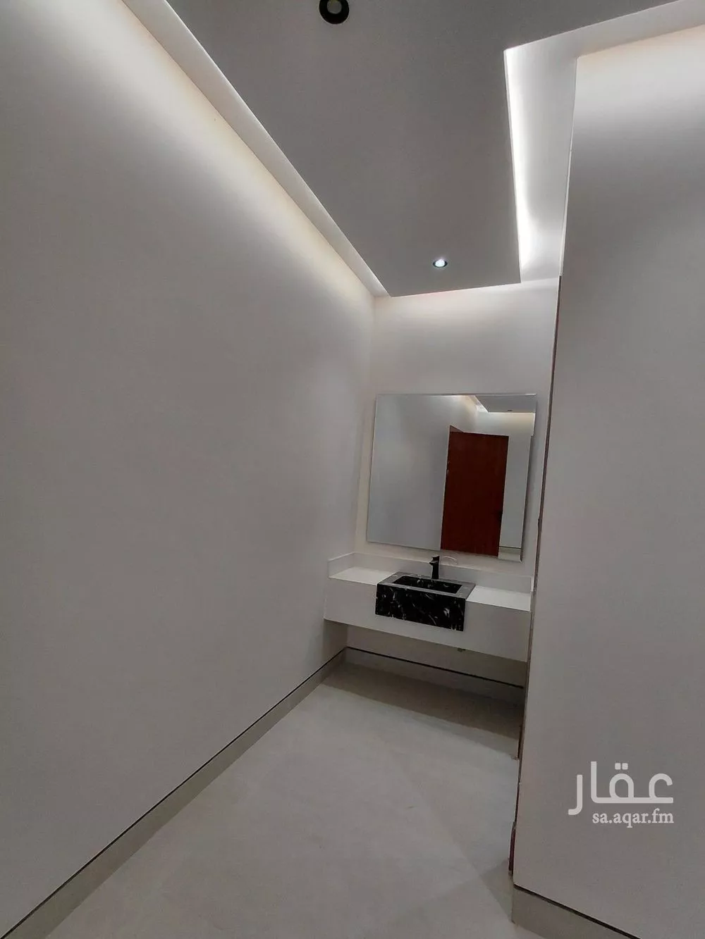 5 bedroom villa in Al Janadriyah 20
