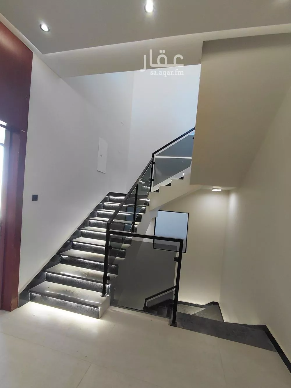 5 bedroom villa in Al Janadriyah 21