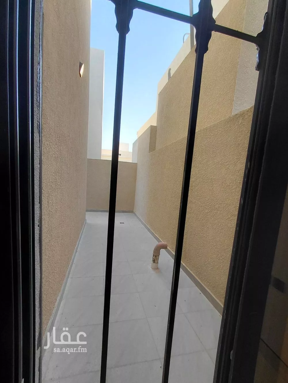 5 bedroom villa in Al Janadriyah 23
