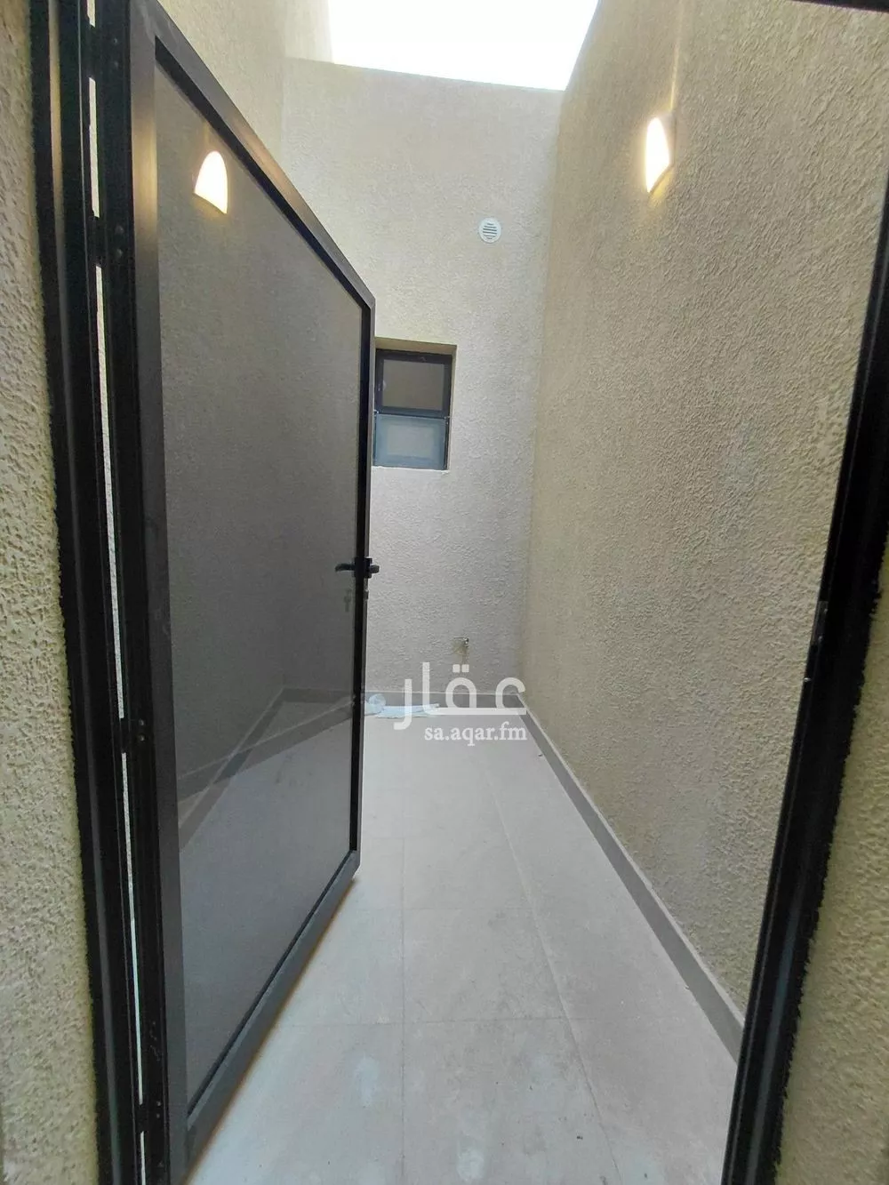 5 bedroom villa in Al Janadriyah 25