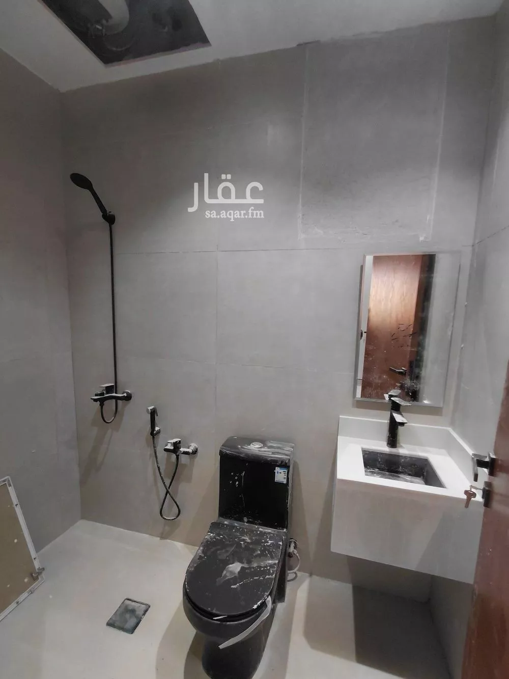 5 bedroom villa in Al Janadriyah 26