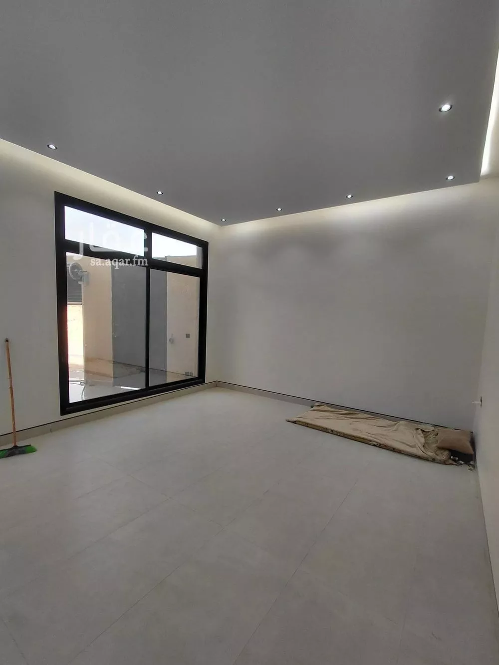 5 bedroom villa in Al Janadriyah 8