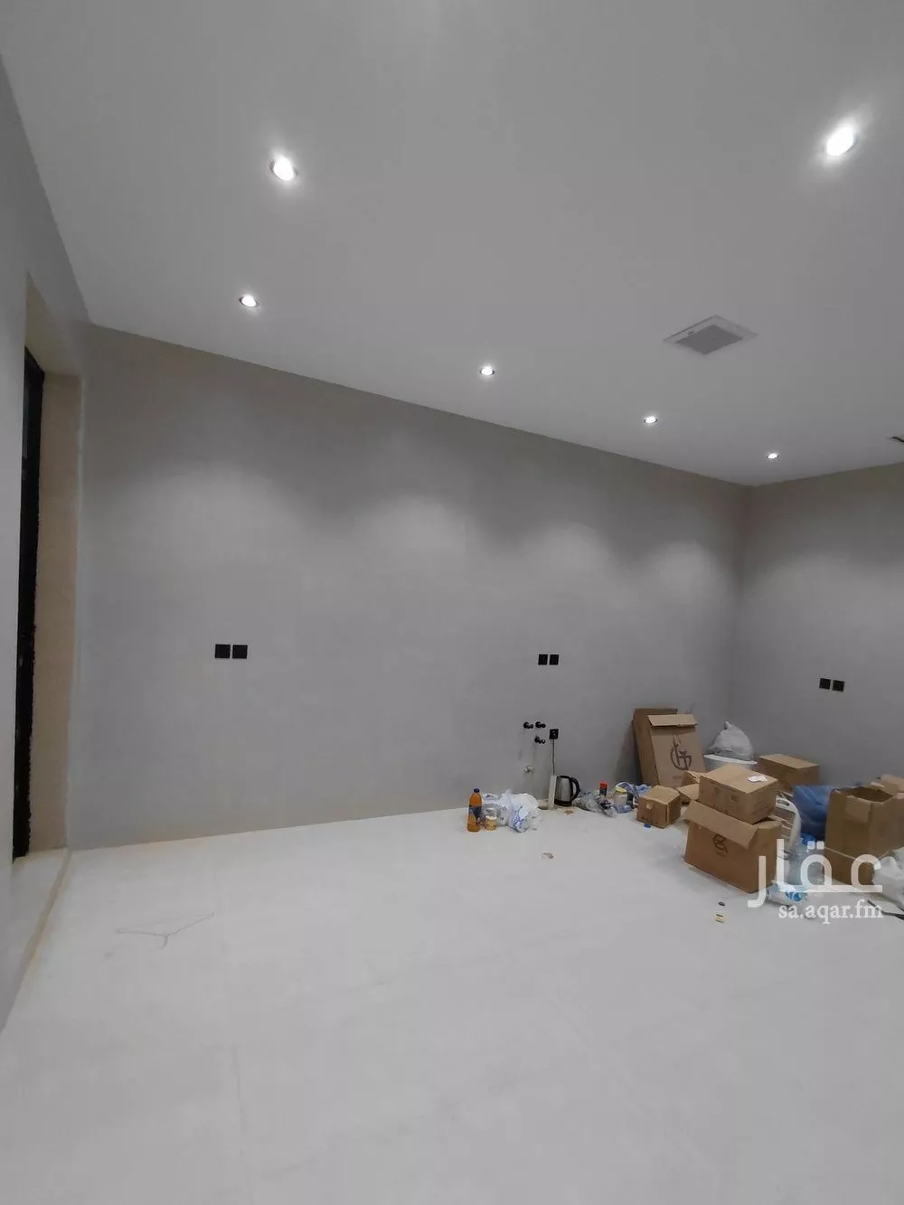 5 bedroom villa in Al Janadriyah 9