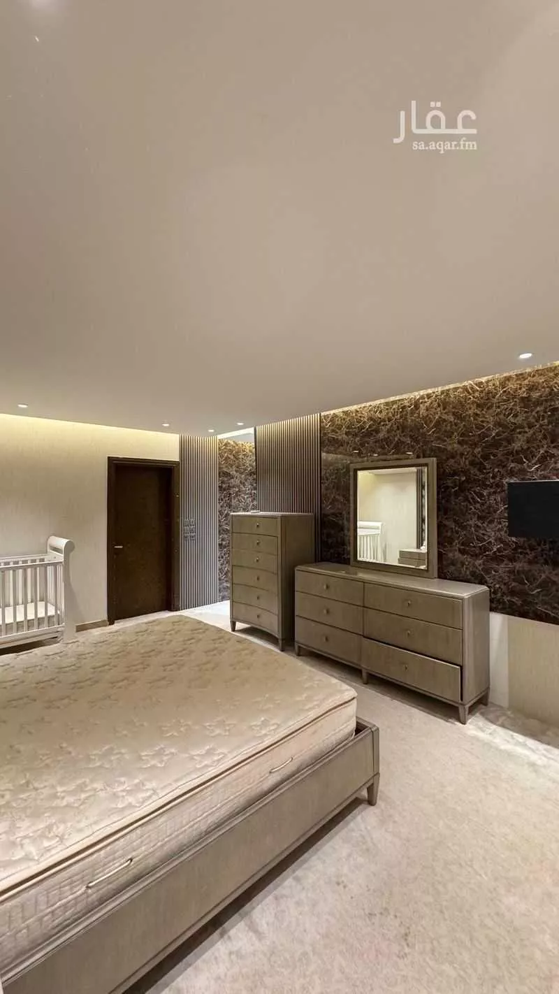 فيلا 6 غرف في العقيق 15