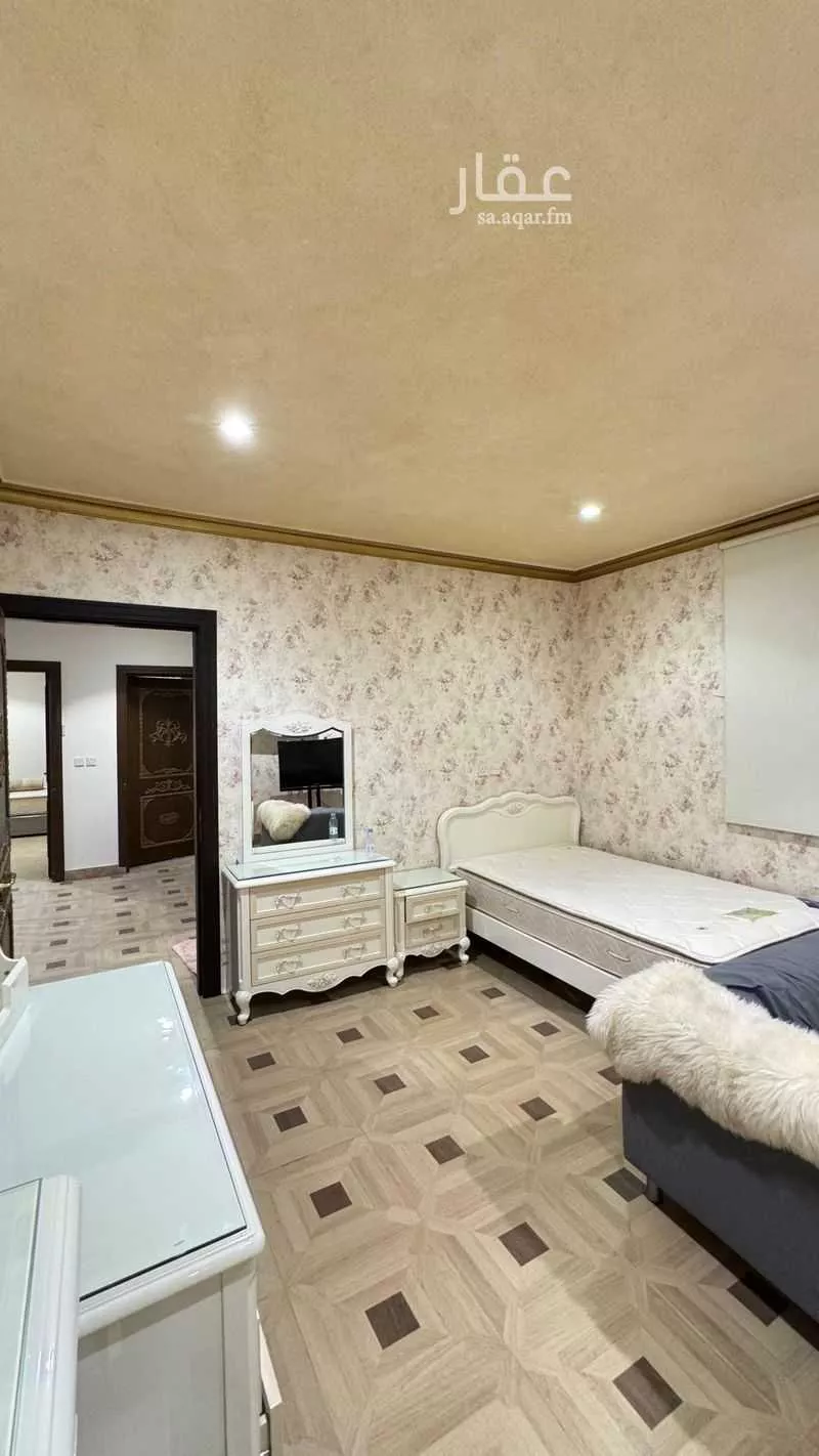 فيلا 6 غرف في العقيق 18