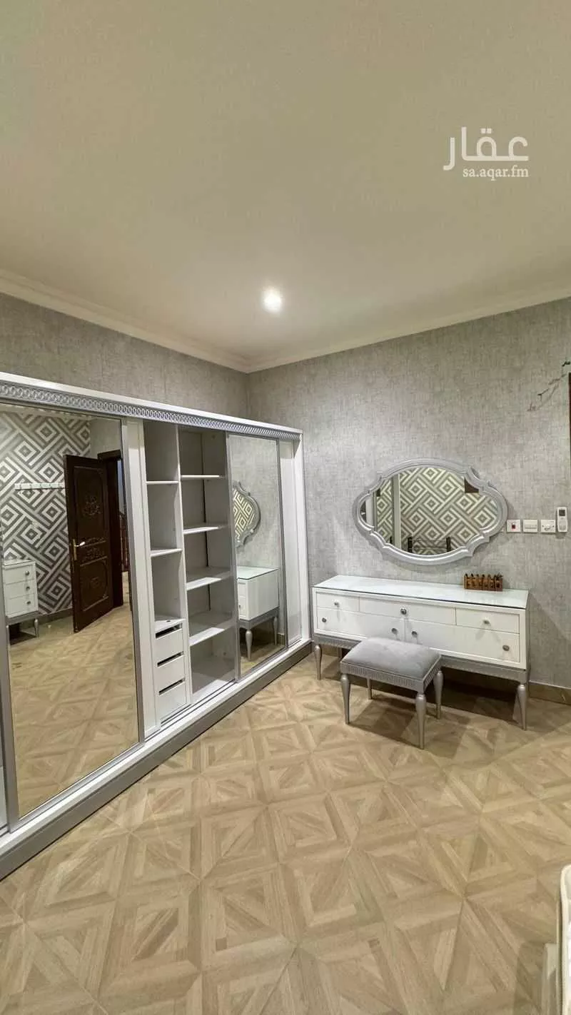 فيلا 6 غرف في العقيق 19