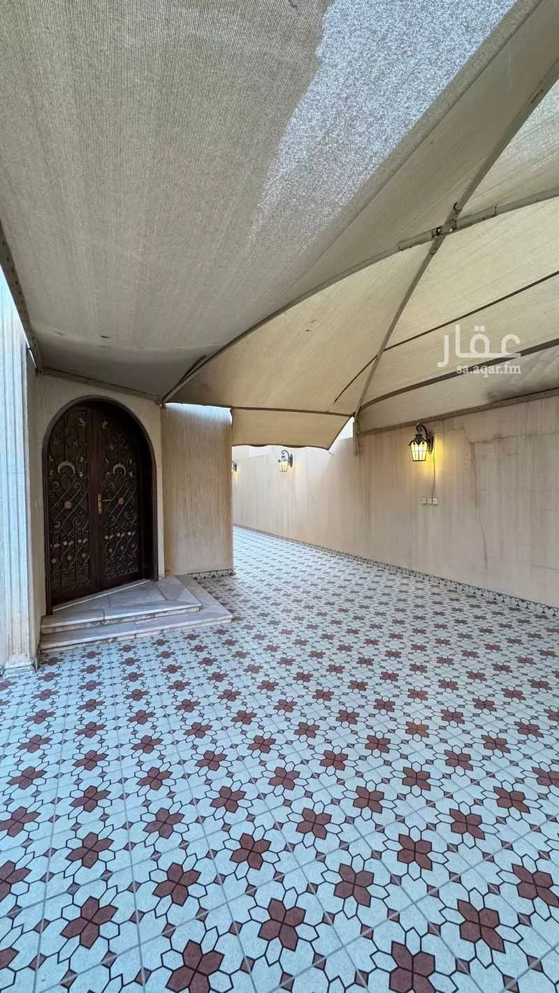 فيلا 6 غرف في العقيق 3