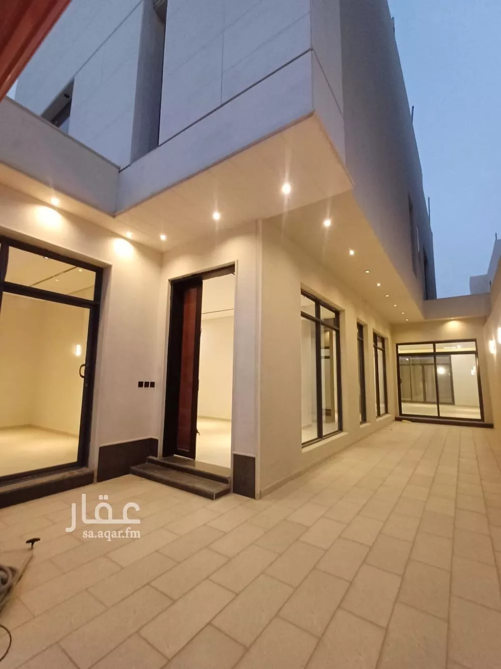 فيلا 5 غرف في الرمال 2