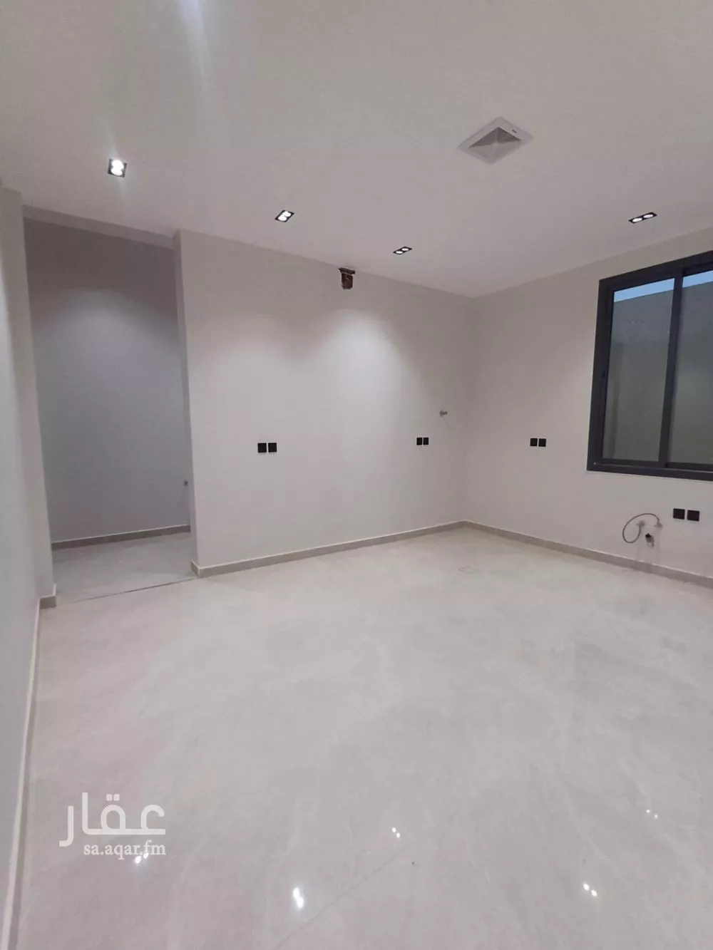 فيلا 5 غرف في الرمال 10