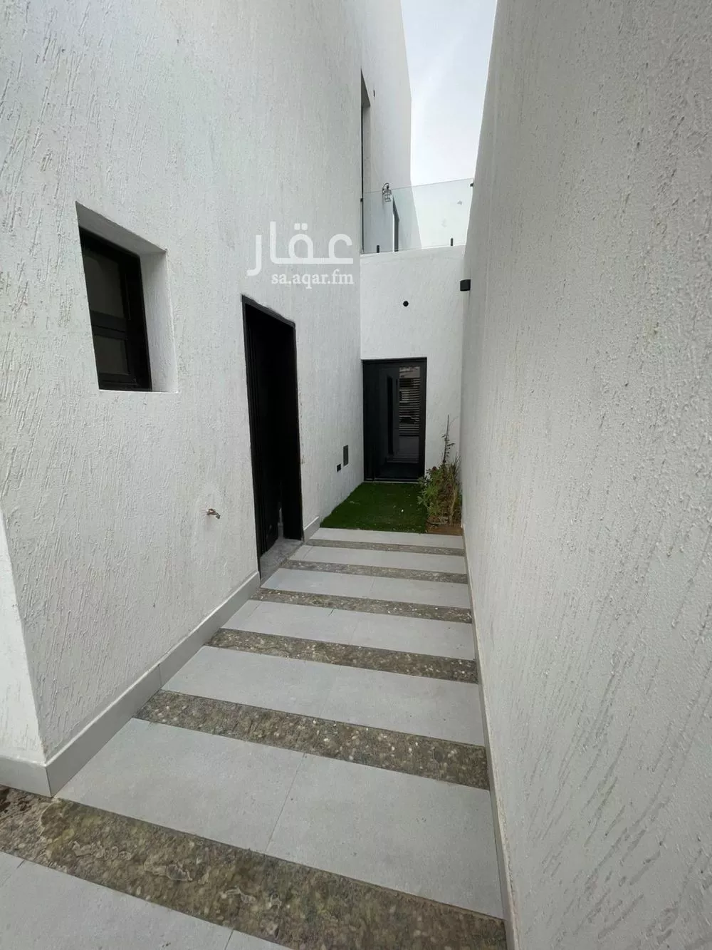 2 bedroom floor in Al Qairawan 6