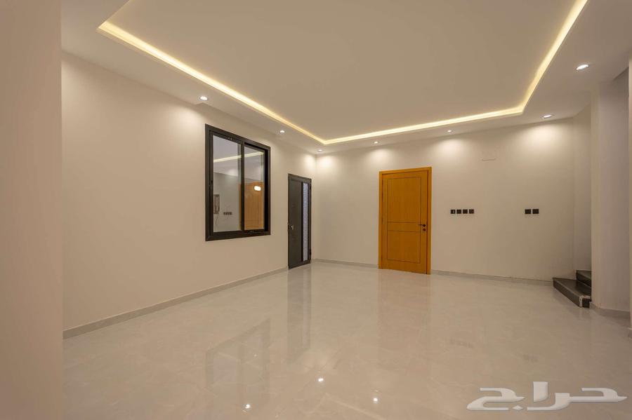 فيلا 6 غرف في الصفوة 14