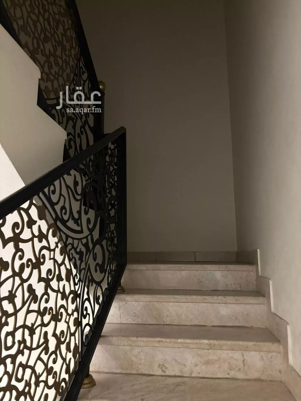 شقة 5 غرف في النخيل 10