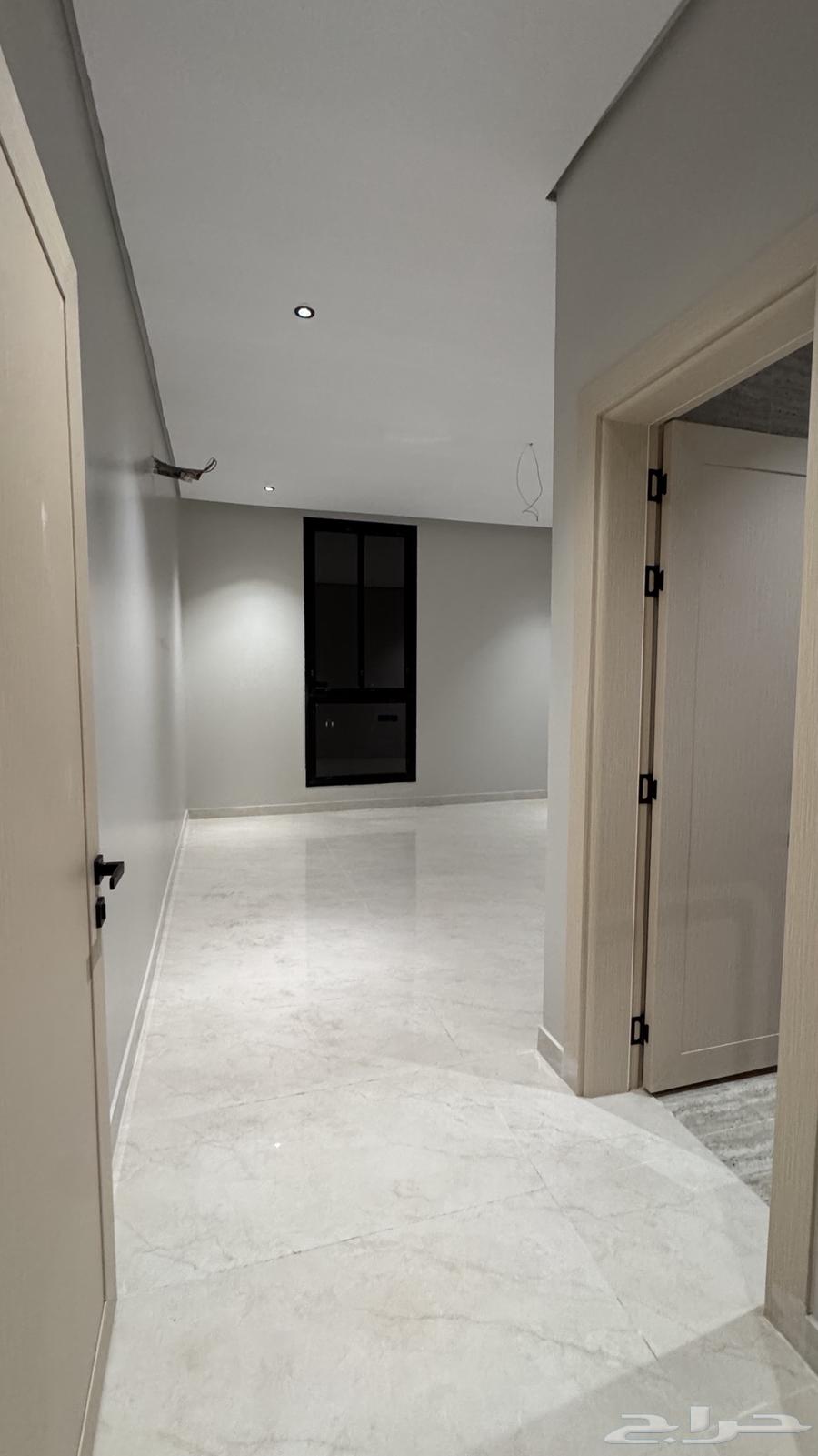 فيلا 5 غرف في العقيق 14