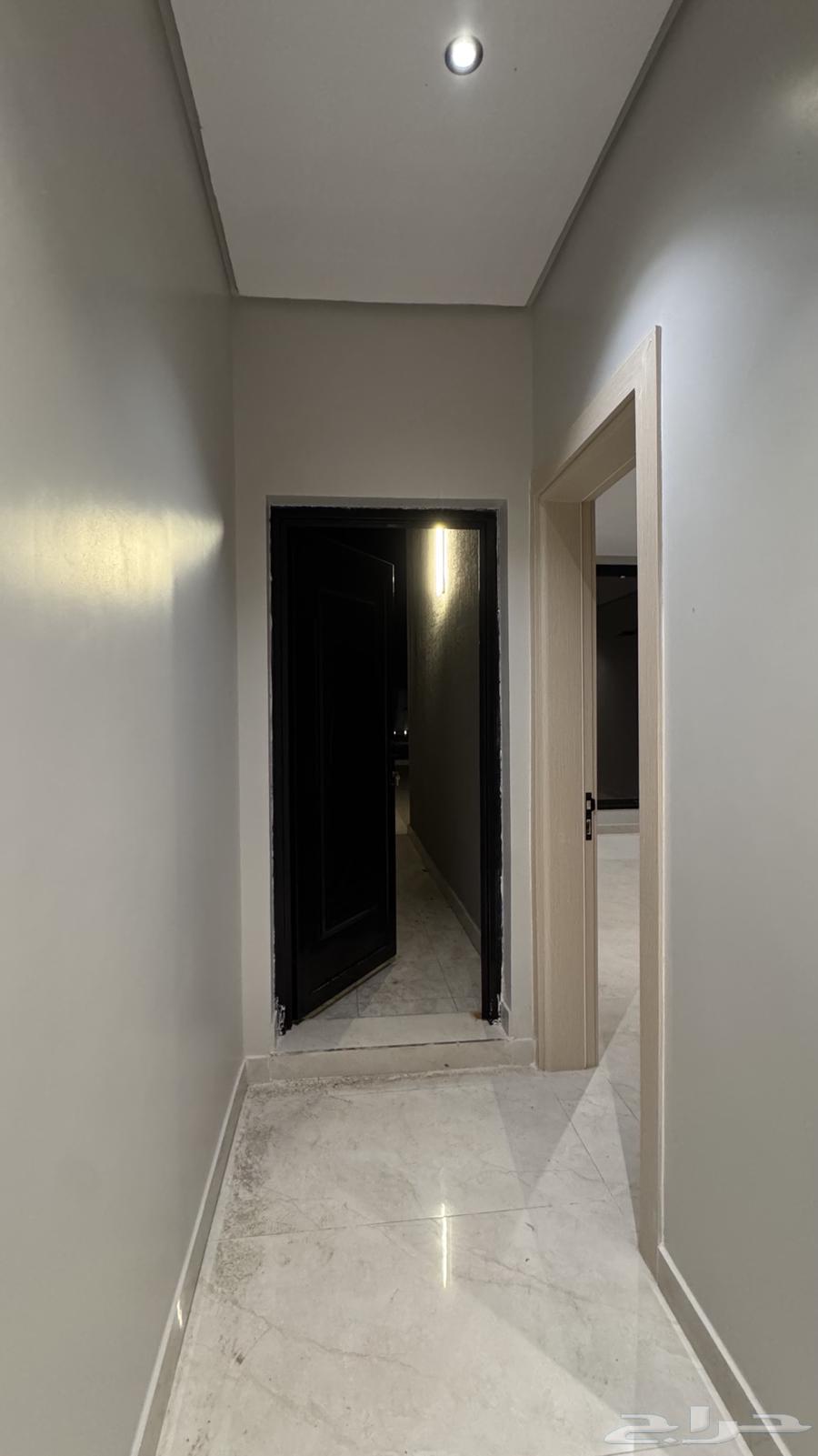 فيلا 5 غرف في العقيق 16