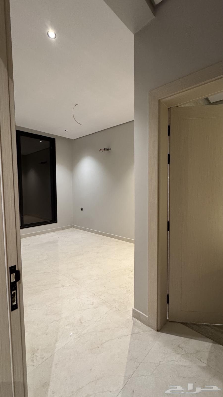 فيلا 5 غرف في العقيق 17