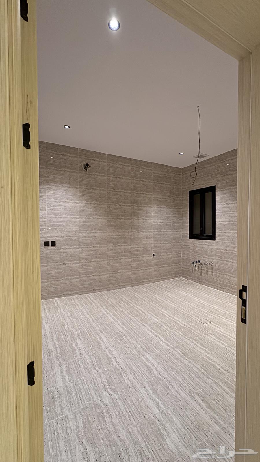 فيلا 5 غرف في العقيق 9