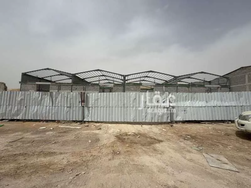 مستودع 1350 م² في المناخ 7