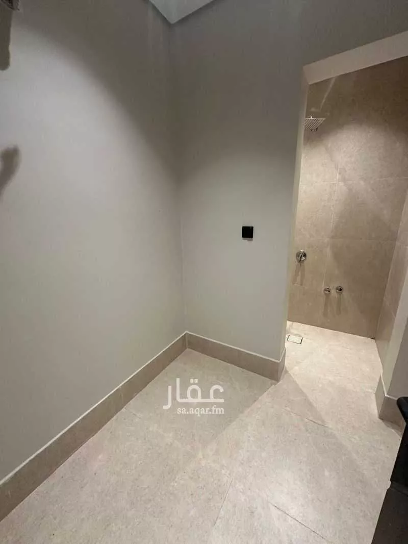 شقة 5 غرف في الحمرا 12