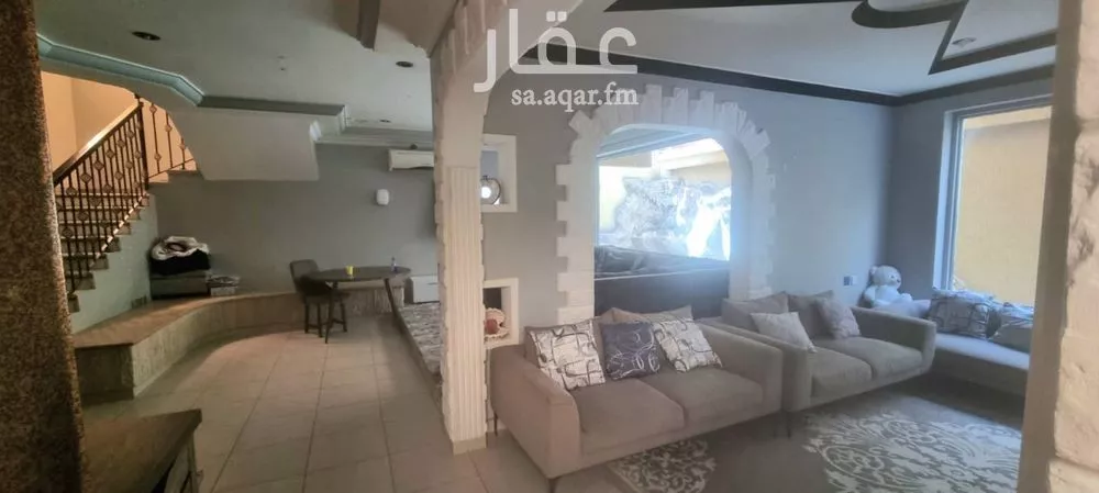 فيلا 5 غرف في الملقا 4