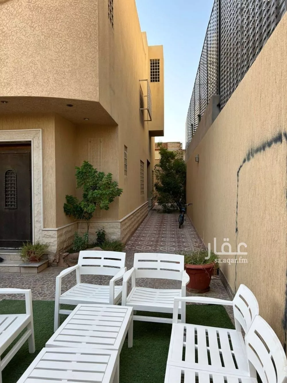 فيلا 5 غرف في الملقا 5