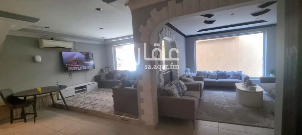فيلا 5 غرف في الملقا 10