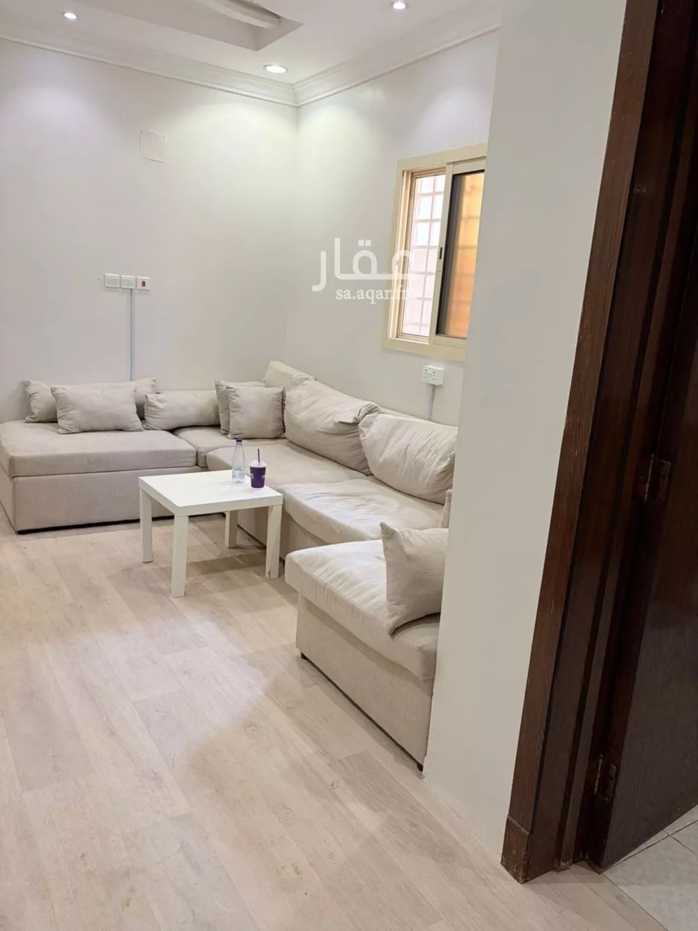 3 bedroom floor in Dhahrat Laban 7